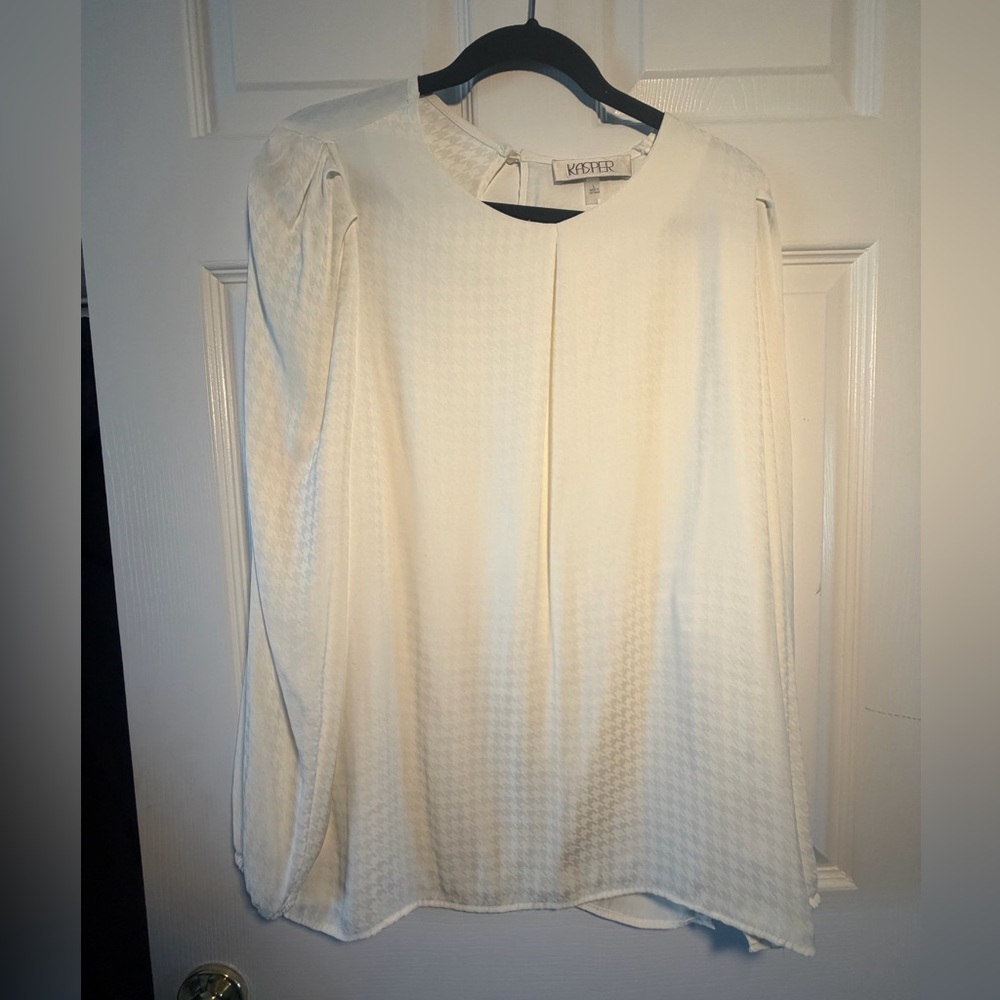 Kasper Cream Textured Long-Sleeve Blouse